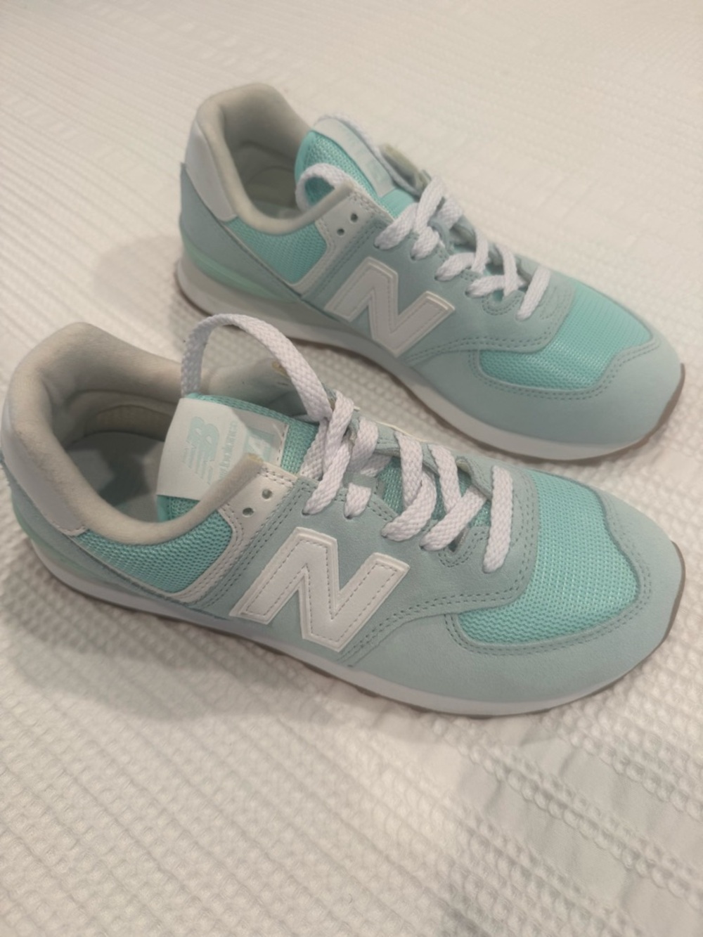 New Balance Seafoam Green 574 Women's Sneakers size 8.5, never worn